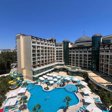 Апартаменты Miramar Front Self Catering No Swim Pool Access *