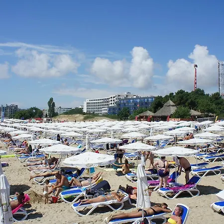 Miramar Front Self Catering No Swim Pool Access Apartmán *