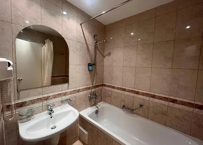 Miramar Front Self Catering No Swim Pool Access Апартаменты