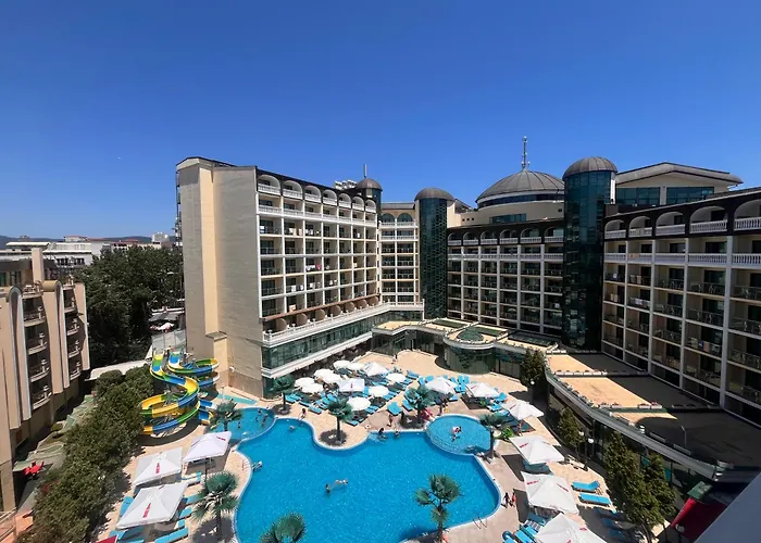 Апартаменты Miramar Front Self Catering No Swim Pool Access *