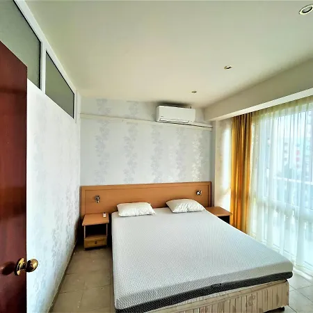 Διαμέρισμα Miramar Front Self Catering No Swim Pool Access