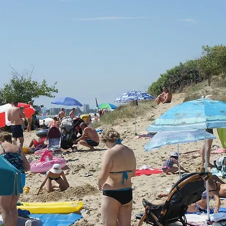 Miramar Front Self Catering No Swim Pool Access Διαμέρισμα *