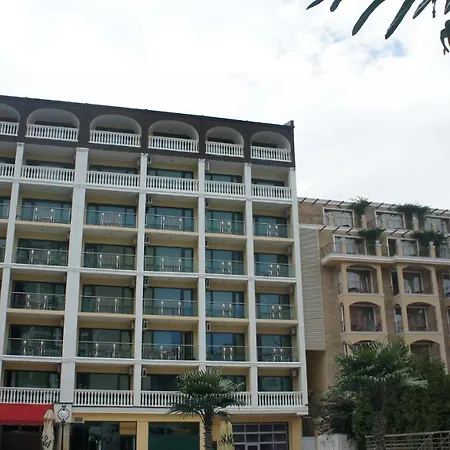 Διαμέρισμα Miramar Front Self Catering No Swim Pool Access *