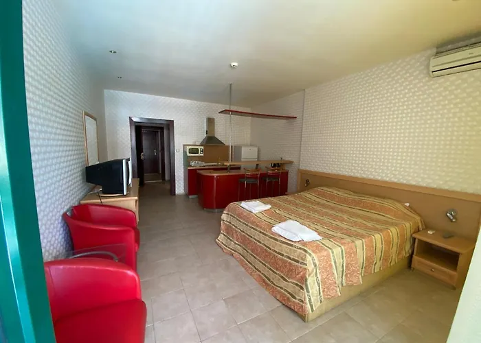 Miramar Front Self Catering No Swim Pool Access Διαμέρισμα *