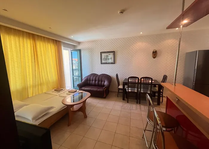 Miramar Front Self Catering No Swim Pool Access *