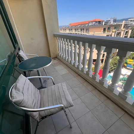 Miramar Front Self Catering No Swim Pool Access * サニービーチ
