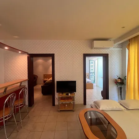 Miramar Front Self Catering No Swim Pool Access Apartament Słoneczny Brzeg