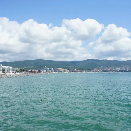 Miramar Front Self Catering No Swim Pool Access Slăntjev Brjag