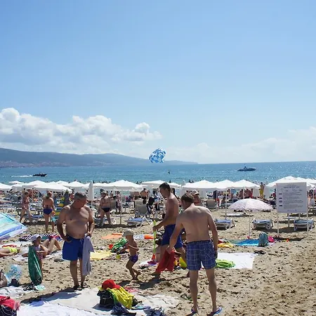 Miramar Front Self Catering No Swim Pool Access Lägenhet Slăntjev Brjag