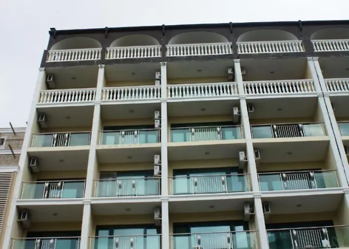 Miramar Front Self Catering No Swim Pool Access Daire